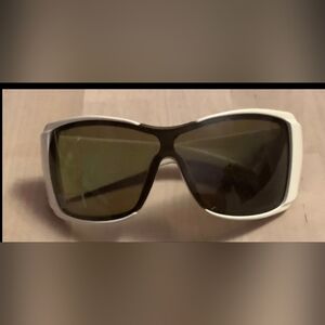 ❤️ AUTHENTIC DIOR SUNGLASSES IN CREAM